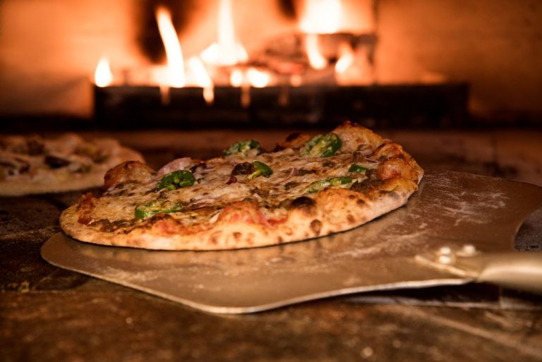 Wood-Fired-Vs-Gas-Pizza-Oven